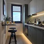 Lotus - Panoramic Terrace & View Βουκουρέστι