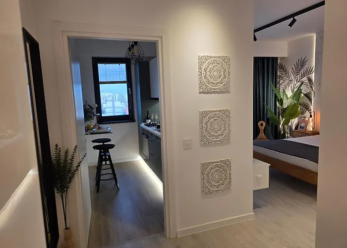 Lotus - Panoramic Terrace & View Бухарест