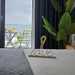 Lotus - Panoramic Terrace & View Бухарест