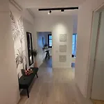 Lotus - Panoramic Terrace & View Бухарест